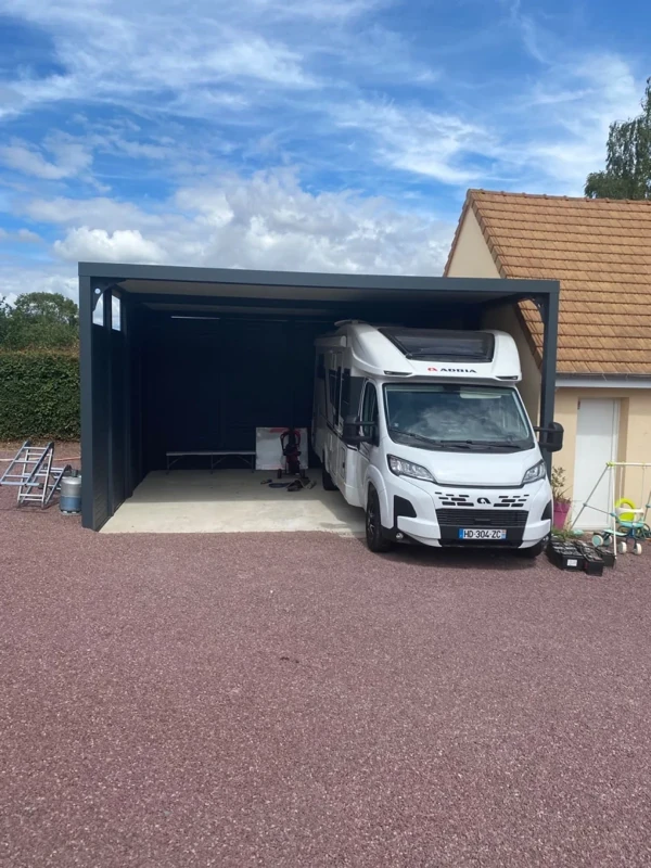 Photo 2 — Installation d'un carport grande hauteur pour camping-car près de St Lô