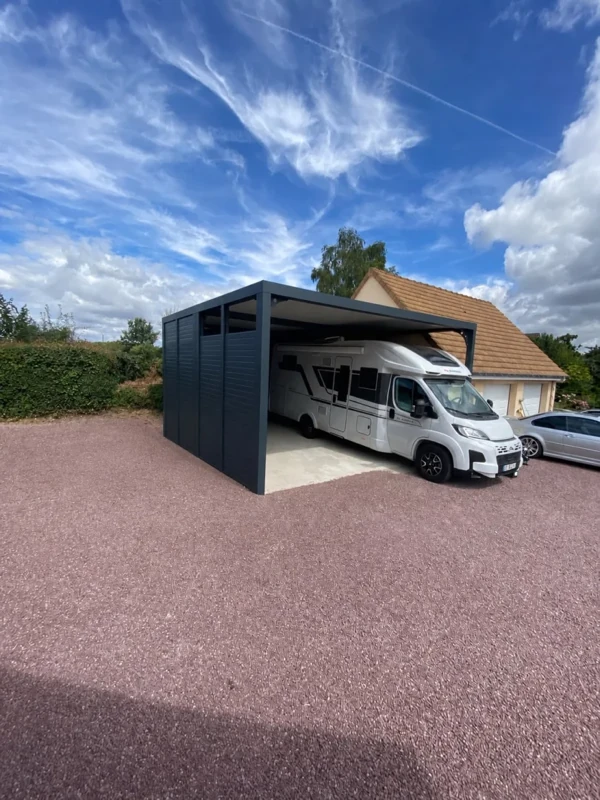 Installation d'un carport grande hauteur pour camping-car près de St Lô