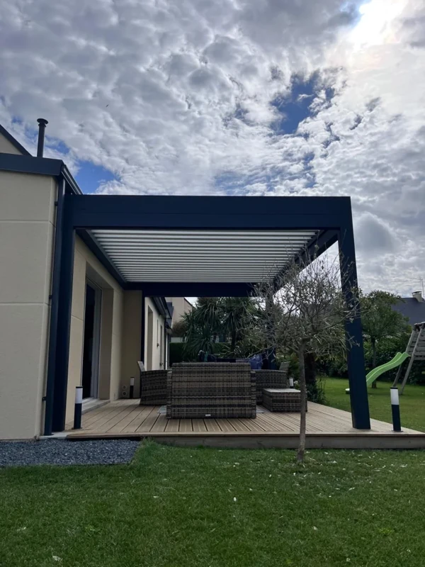 Photo 5 — Installation d'une pergola B160 avec stores à Saint-Gilles