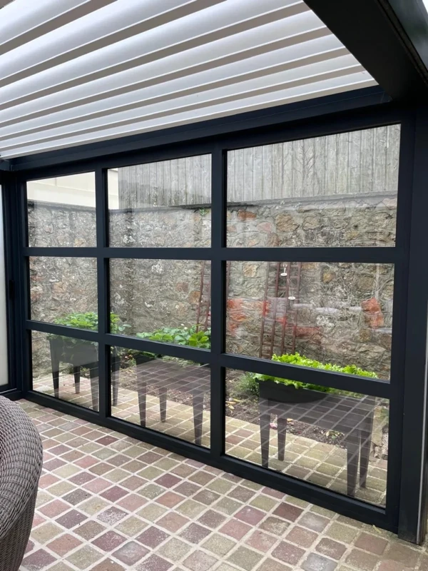 Photo 2 — Installation d'une pergola Brustor à Périers