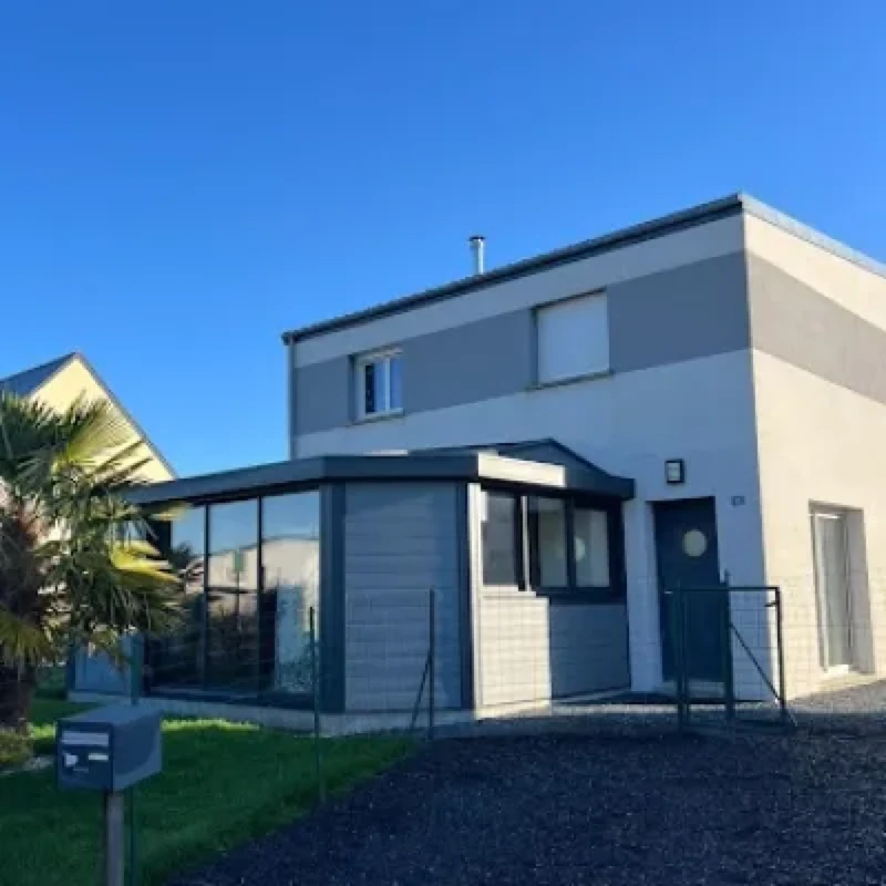 Photo 4 — Installation d’une véranda Soko à toit plat dans la Manche à Granville