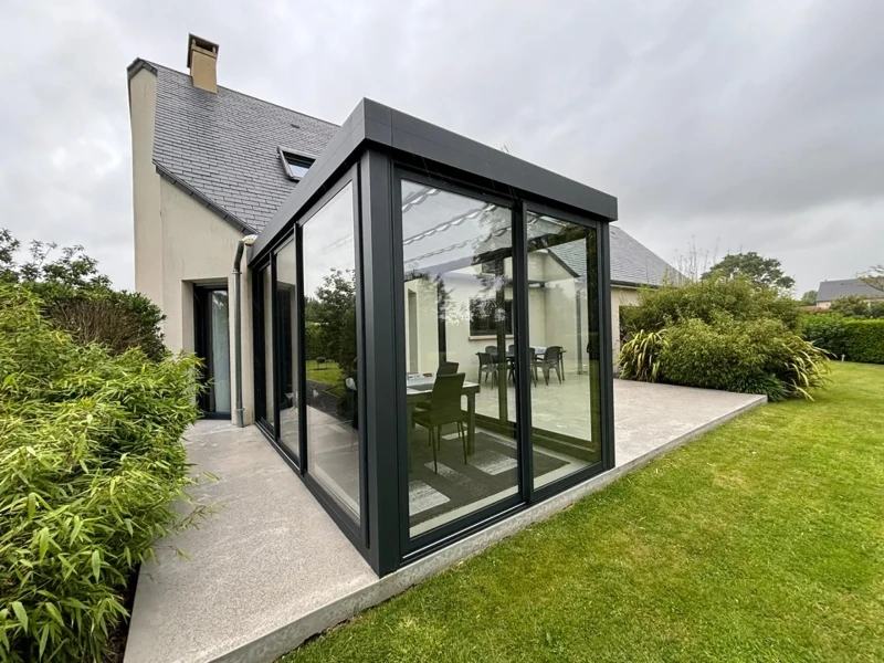 Photo 2 — Pose d'une pergola dans la manche à Saint-Lô