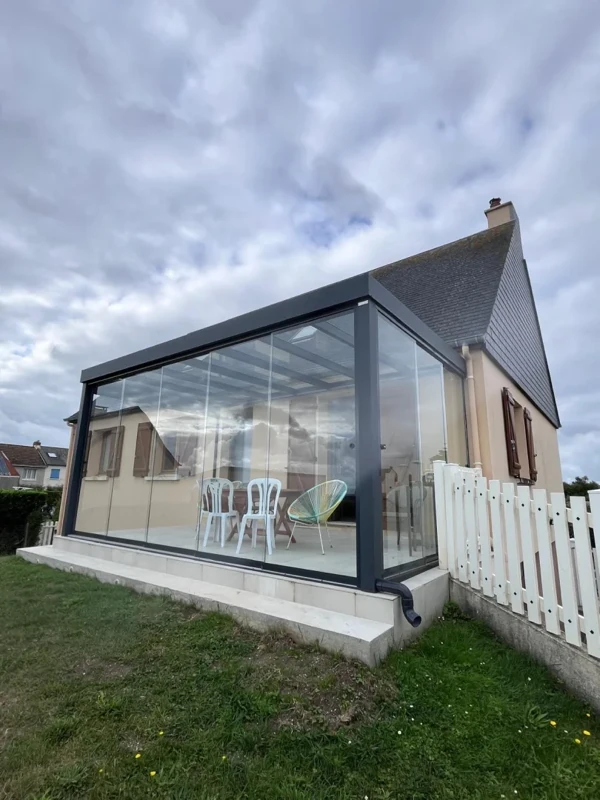 Photo 3 — Réalisation d’une pergola Brustor à Sainte-Mère-Église, dans la Manche